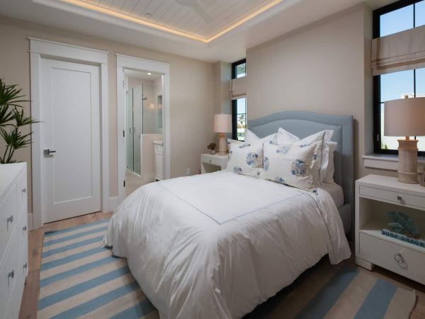 Luxury Naples Townhome with Private Pool Walk To Beach