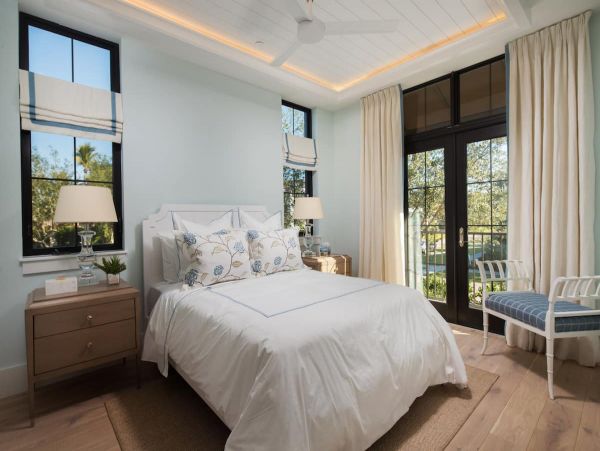 Luxury Naples Townhome with Private Pool Walk To Beach