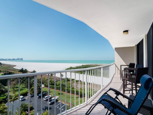 Lovely Marco Condo Wonderful Views