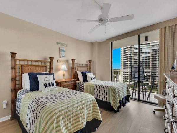 Lovely Marco Condo Wonderful Views