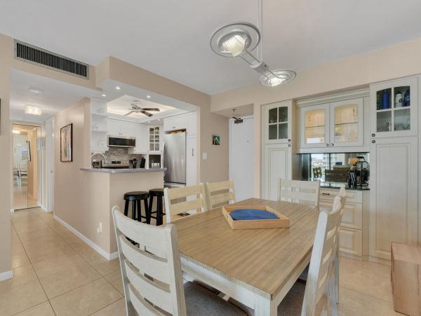 Lovely Marco Condo Wonderful Views