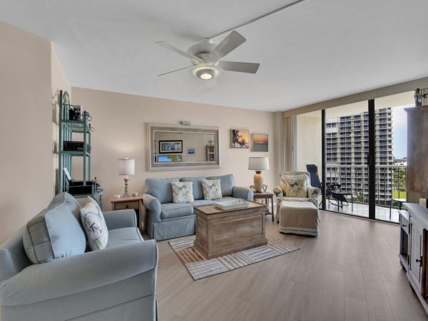 Lovely Marco Condo Wonderful Views