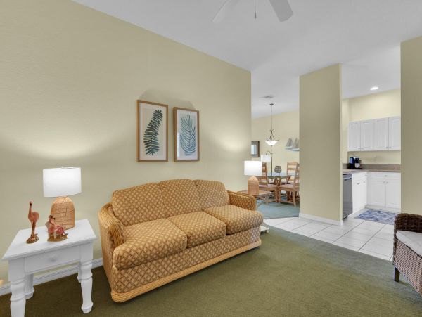 Naples 2 Bedroom Vacation Condo Sleeps 6 Guests