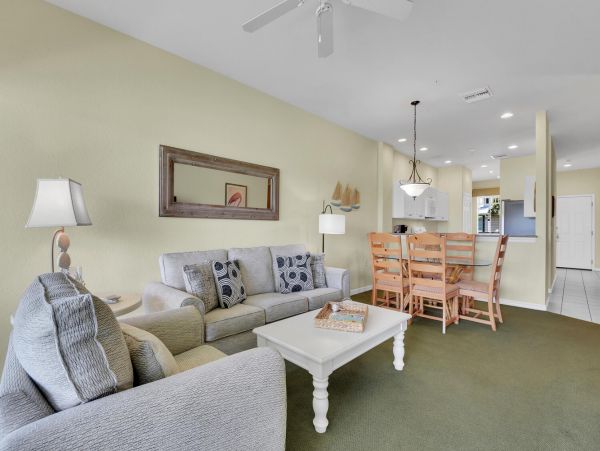 Naples 2 Bedroom Vacation Condo Sleeps 6 Guests