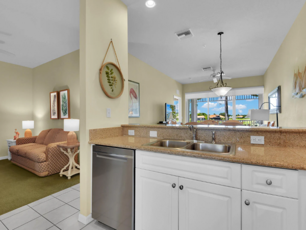 Naples 2 Bedroom Vacation Condo Sleeps 6 Guests