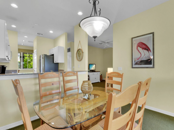 Naples 2 Bedroom Vacation Condo Sleeps 6 Guests