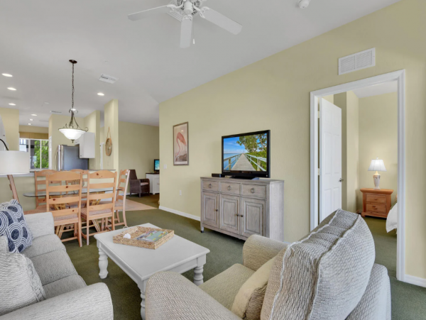 Naples 2 Bedroom Vacation Condo Sleeps 6 Guests