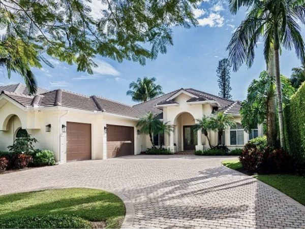 Ultimate Luxury Naples Villa in Olde Naples Walk to Beach