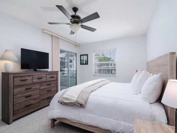 Lovely Naples 2 Bedroom Vacation Condo
