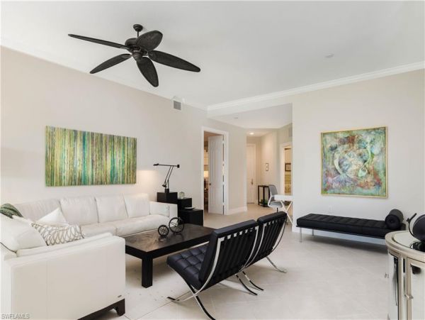 Naples Vacation Home 3 Bedroom + Den / TV Room