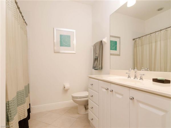 Naples Vacation Home 3 Bedroom + Den / TV Room