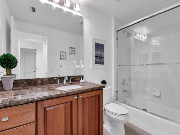 Coastal 2 Bedroom Vacation Rental in Naples