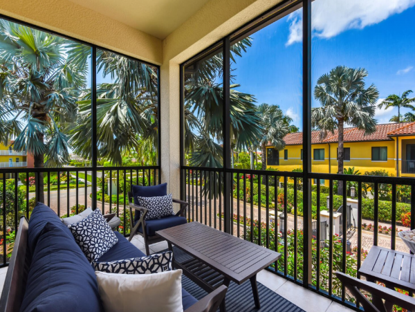 Coastal 2 Bedroom Vacation Rental in Naples