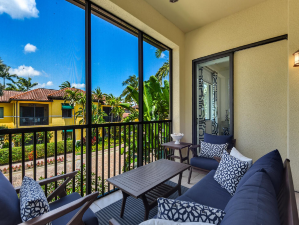 Coastal 2 Bedroom Vacation Rental in Naples