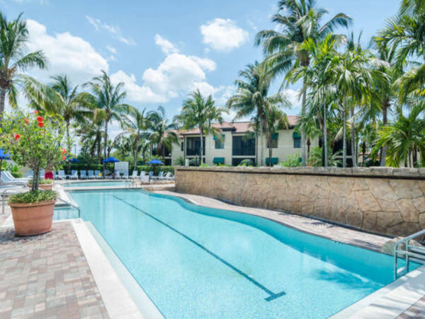 Coastal 2 Bedroom Vacation Rental in Naples