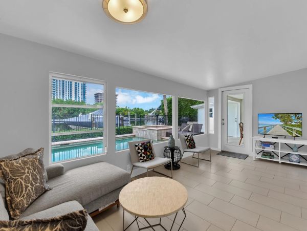 Heated Pool and Spa Naples Vacation Home Plus Den Sleeps 8