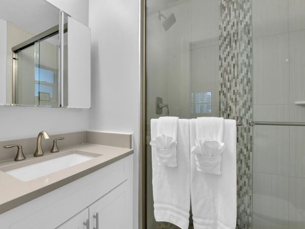 Heated Pool and Spa Naples Vacation Home Plus Den Sleeps 8