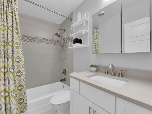 Heated Pool and Spa Naples Vacation Home Plus Den Sleeps 8