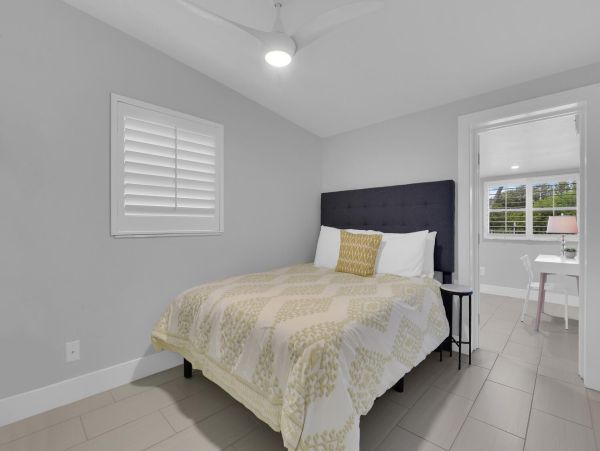 Heated Pool and Spa Naples Vacation Home Plus Den Sleeps 8