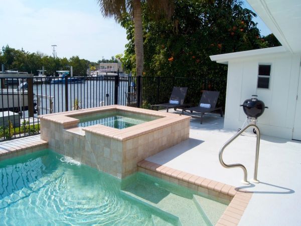 Heated Pool and Spa Naples Vacation Home Plus Den Sleeps 8
