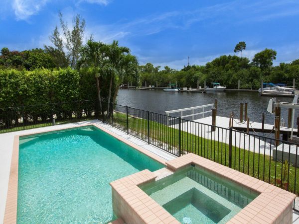 Heated Pool and Spa Naples Vacation Home Plus Den Sleeps 8