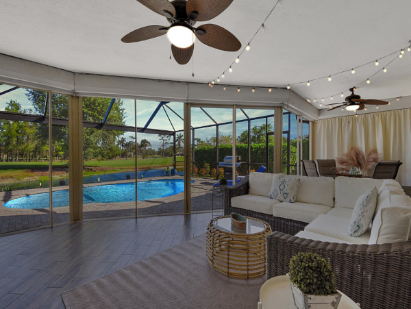 Beautiful 3 Bedroom Vacation Home Sleeps 6 Guests Caged Pool
