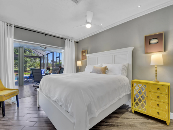 Beautiful 3 Bedroom Vacation Home Sleeps 6 Guests Caged Pool