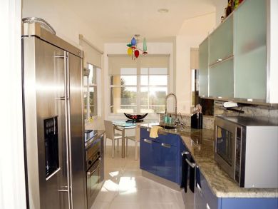 Two Bedrooms Vacation Condo Plus Den in Naples