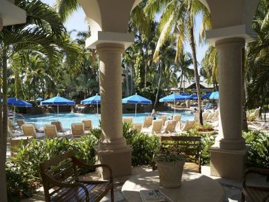 Two Bedrooms Vacation Condo Plus Den in Naples