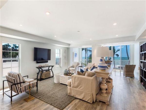 Beach Front Luxury 3 Bedroom Condo in Naples Sleeps 8 Guests