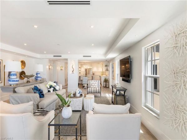 Beach Front Luxury 3 Bedroom Condo in Naples Sleeps 8 Guests