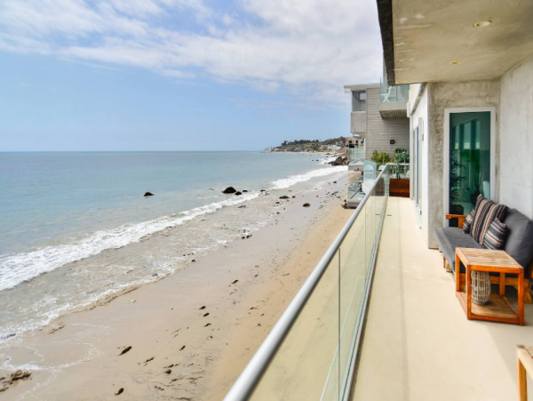 Malibu Luxury Four Bedroom Main House 2 Bedroom Cottage