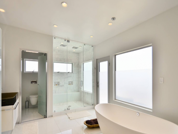 Malibu Luxury Four Bedroom Main House 2 Bedroom Cottage