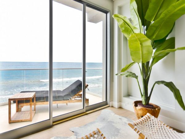 Malibu Luxury Four Bedroom Main House 2 Bedroom Cottage