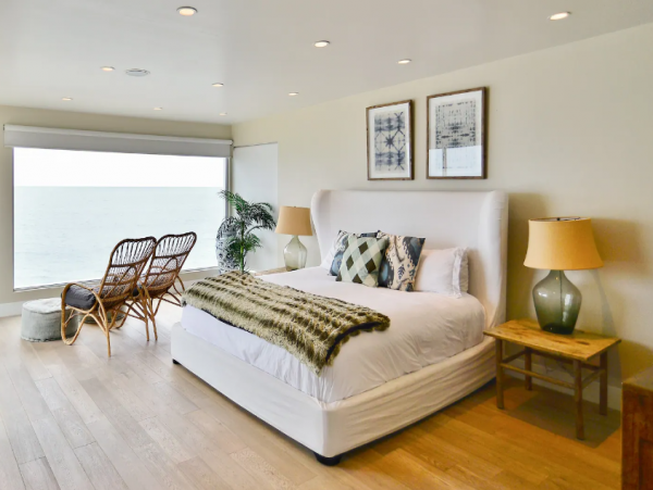 Malibu Luxury Four Bedroom Main House 2 Bedroom Cottage