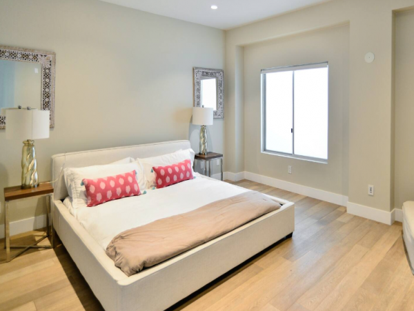 Malibu Luxury Four Bedroom Main House 2 Bedroom Cottage