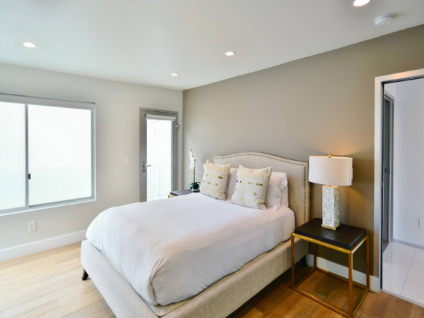 Malibu Luxury Four Bedroom Main House 2 Bedroom Cottage