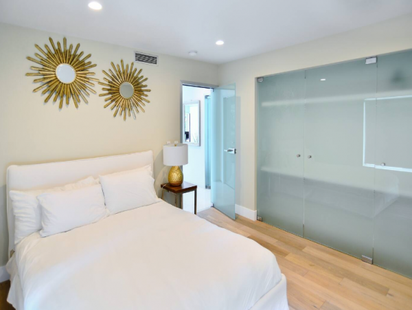 Malibu Luxury Four Bedroom Main House 2 Bedroom Cottage