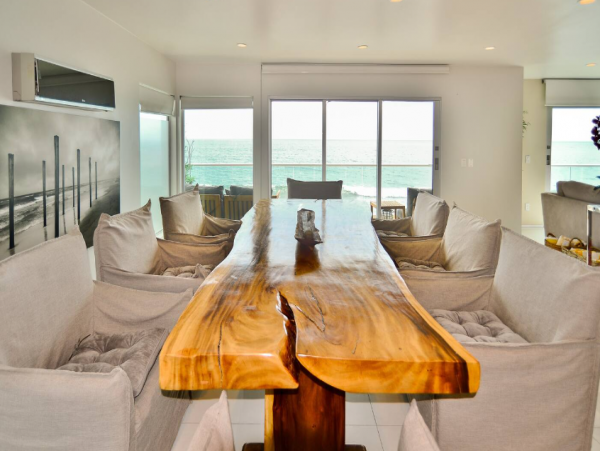 Malibu Luxury Four Bedroom Main House 2 Bedroom Cottage