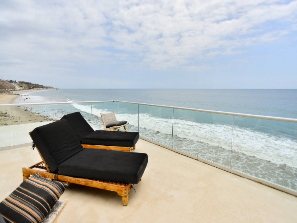 Malibu Luxury Four Bedroom Main House 2 Bedroom Cottage