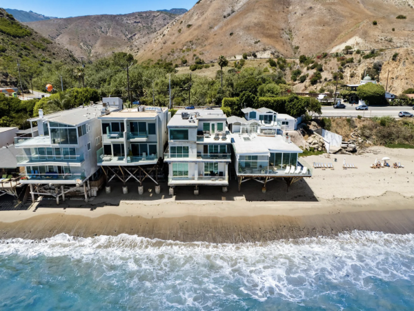 Malibu Luxury Four Bedroom Main House 2 Bedroom Cottage