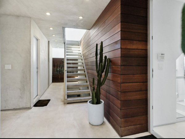 Malibu Luxury Four Bedroom Main House 2 Bedroom Cottage