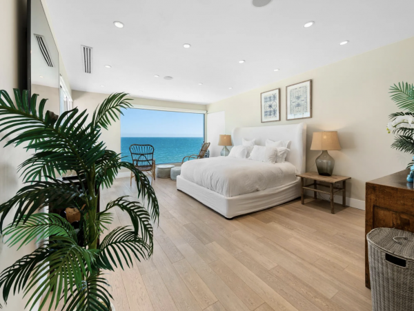 Malibu Luxury Four Bedroom Main House 2 Bedroom Cottage