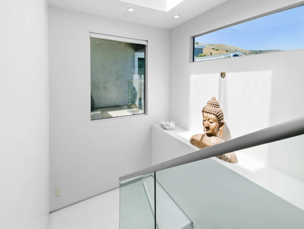 Malibu Luxury Four Bedroom Main House 2 Bedroom Cottage