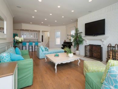 Malibu Beach House mAIN house & Guest House. Malibu Beach House mAIN house & Guest House.