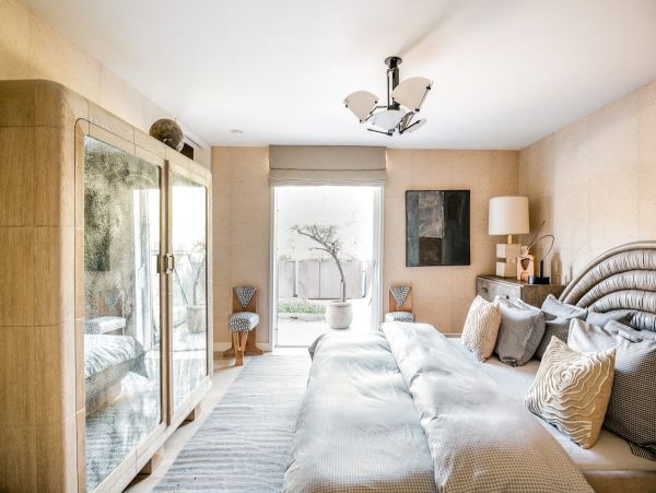 Luxury Beachfront Five Bedroom Home in Malibu Sleeps 10