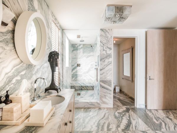Luxury Beachfront Five Bedroom Home in Malibu Sleeps 10