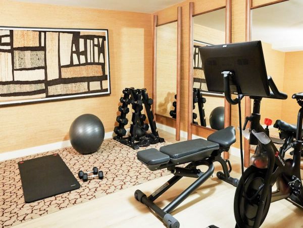 Luxury Beachfront Five Bedroom Home in Malibu Sleeps 10