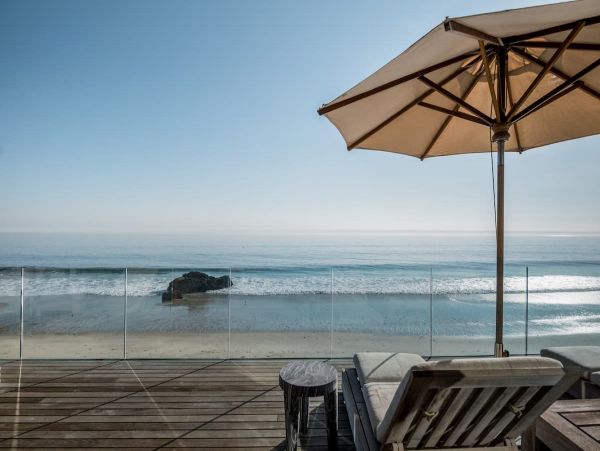 Luxury Beachfront Five Bedroom Home in Malibu Sleeps 10