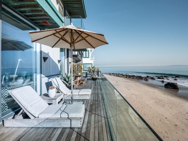 Luxury Beachfront Five Bedroom Home in Malibu Sleeps 10